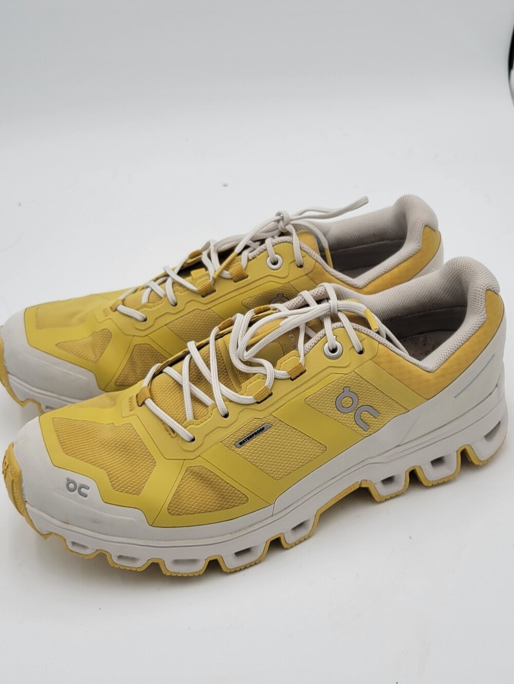 ON Women's Cloudventure Waterproof running shoes Mustard/Plearl size 10 - Picture 6 of 9
